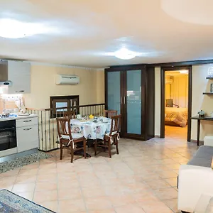 Domus Ugo Appartamento Napoli